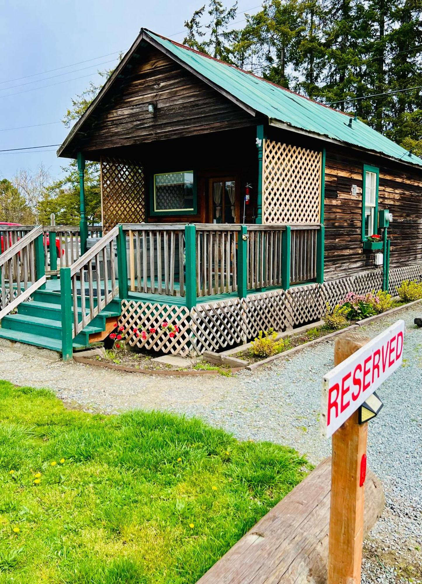 Bridge Tender Shack With Hot Tub On Deck * La Conner